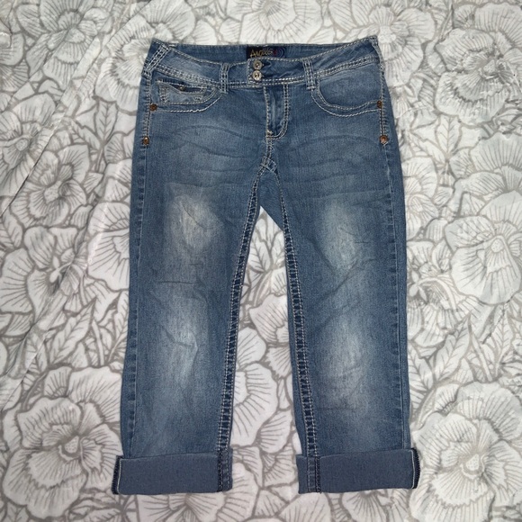 Angels Capris - Picture 1 of 2